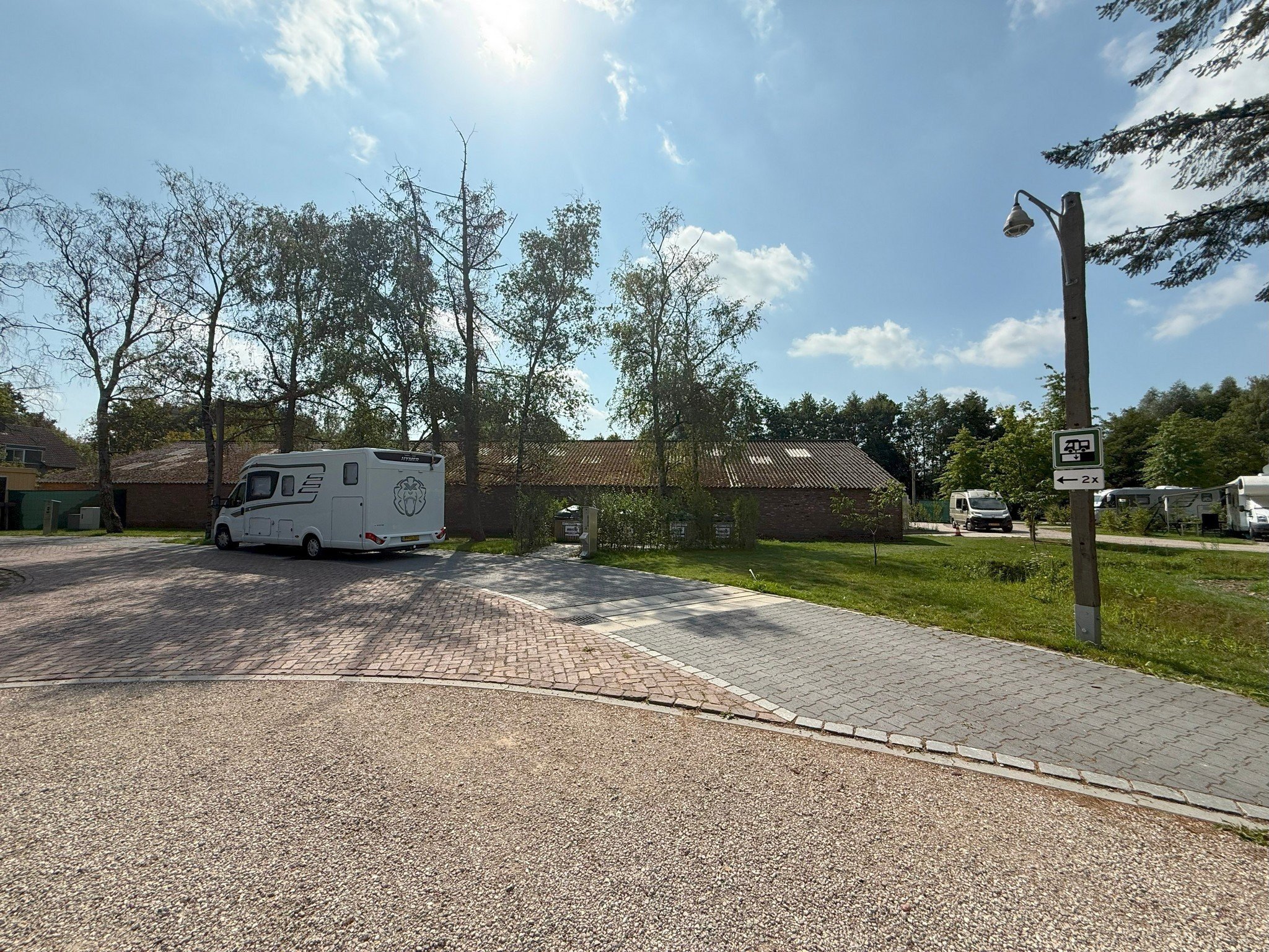 Camperplek Viermannekesbrug met lozingsplaats en camperservicestation