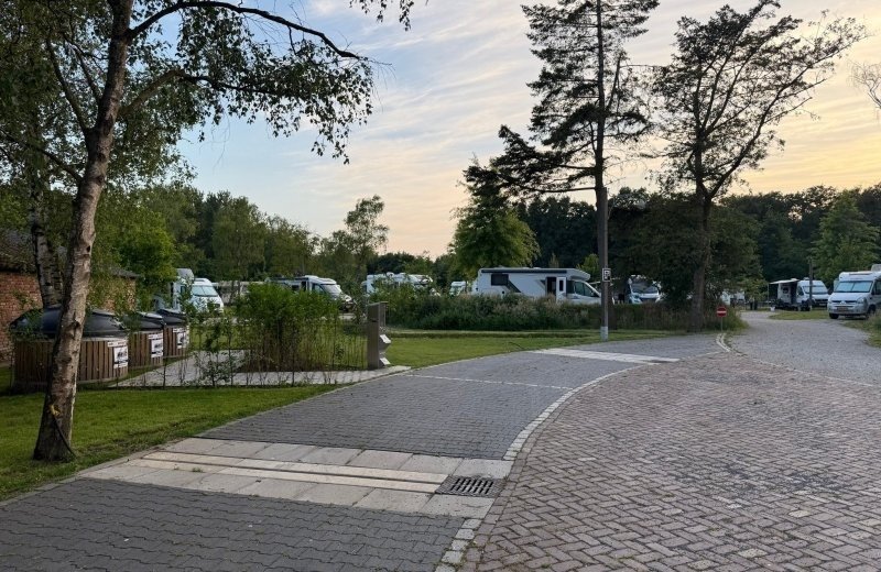 Lozingsplaats camper service station op camperpark viermannekesbrug in oirschot